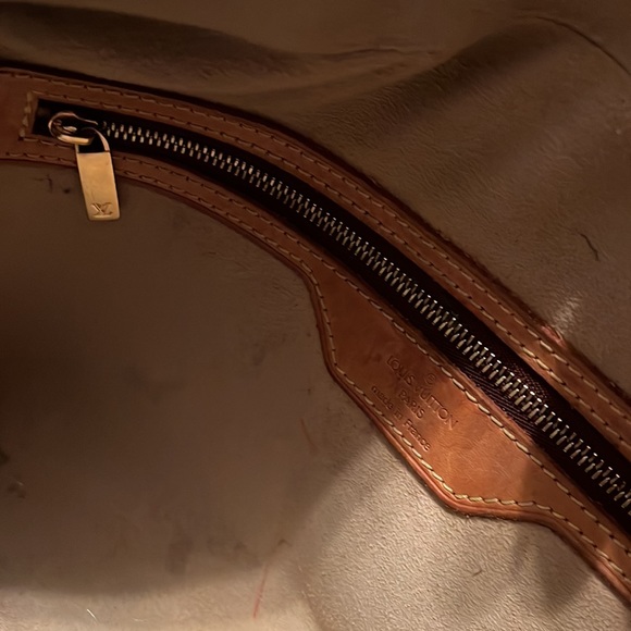 Authentic Louis Vuitton - Picture 8 of 12